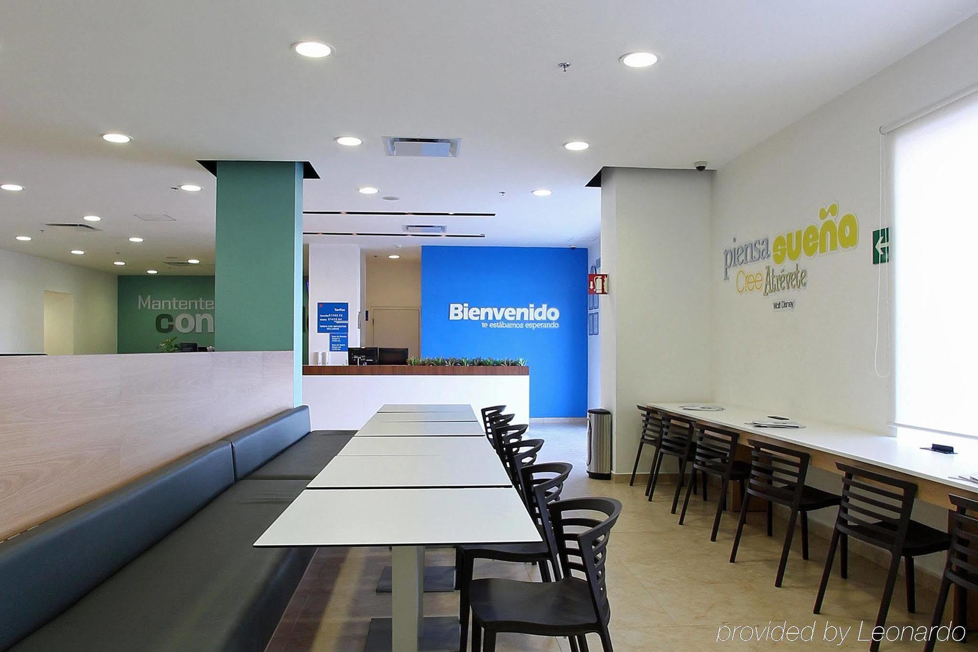 Hotel One Queretaro Centro Sur Restaurant foto